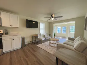 2BR Luxe Suite • Near hospital, lake, and downtown - Image 4