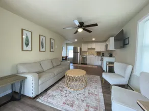 2BR Luxe Suite • Near hospital, lake, and downtown - Image 2