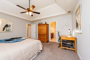 Enjoy the Creature Comforts House/ King Bed/ Pet Friendly - Image 4
