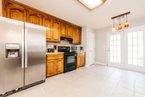 Enjoy the Creature Comforts House/ King Bed/ Pet Friendly - Image 2