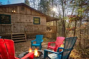 Caribou Pines Cabin-Hot Tub-Fireplace. Sleeps 4 - Image 4