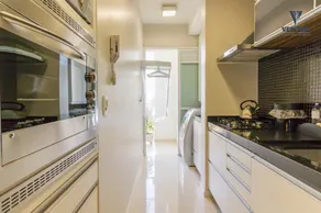 8 min Vila Germânica charming location with parking - Image 4