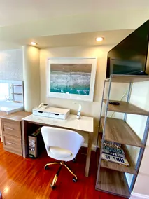 Modern Waterfront House - Image 5
