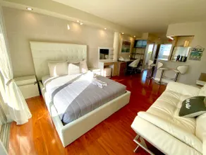 Modern Waterfront House - Image 2
