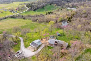 Luxury Hilltop Stay: Pool, Trails, Sunset Views - Image 4