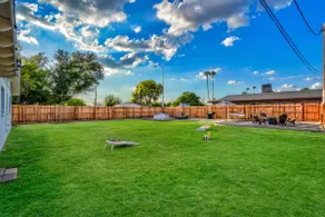 January PROMO! Remodeled Retreat w/ Huge Yard - Image 2