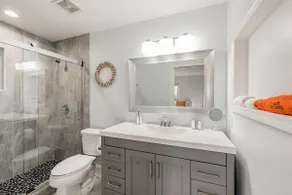 Walk To Beach & Shops! New 4 Bdr Pool Heated - Image 2