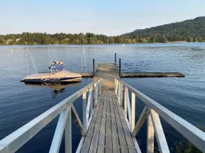 Gorgeous 4 Bedroom Lakehouse with Community Dock - Image 3