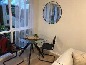 Light filled renovated , one bedroom in Elwood - Image 5