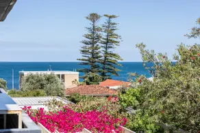 Sunny apartment in quiet location close to beach. - Image 4