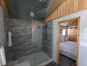 Magnolia - Hot Tub Gazebo - City Escapes Cabins - Image 3
