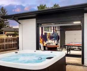 Luxurious Sunset Retreat w/Private Spa Patio - Image 3