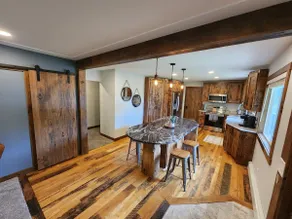 Gorgeous 5 Bedroom Remodel near Downtown Hudson! - Image 4