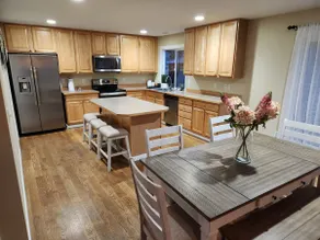 Spacious Getaway for Families & Friends - Image 3