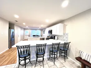 Spacious Living, BBQ, Minutes to DFW Airport, Sleep 16 - Image 4