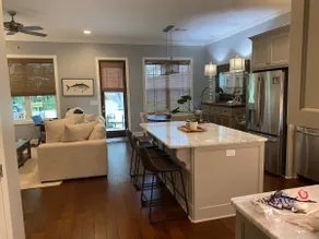 Home in Oakmont subdivision. 3 miles to square - Image 4