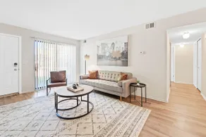 Cozy and Modern 2 BDR, Pool / Gym | Comfy Beds - Image 2