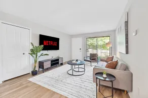 Cozy and Modern 2 BDR, Pool / Gym | Comfy Beds - Image 3