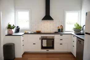 Renovated Retreat with outdoor bath (Pet friendly) - Image 3