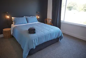Renovated Retreat with outdoor bath (Pet friendly) - Image 5