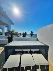 Sea Haven Beachfront Penthouse-Pet Friendly - Image 5