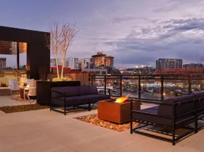 Private Downtown Penthouse with Sky Lounge & Pool! - Image 5