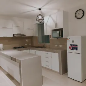 Spacious Apartment 201 near Plaza Mall with garage - Image 4