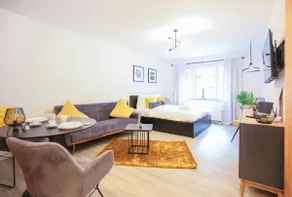 Chic Studio | 1 Min to HBF - Image 2