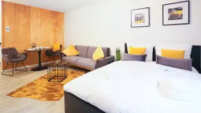 Chic Studio | 1 Min to HBF - Image 3