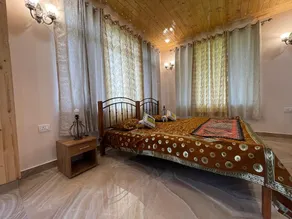 Private Cottage near Mall Road + Mountain View - Image 3