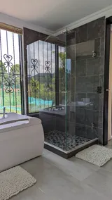 Luxury apartment with Jacuzzi. 4th floor - Image 5