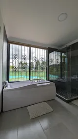Luxury apartment with Jacuzzi. 4th floor - Image 2