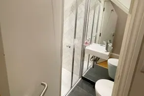Modern 2 bedroom apartment in Mitcham, London - Image 3