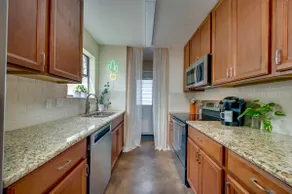 Heart of Austin 3BR Bungalow - Image 5