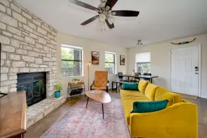 Heart of Austin 3BR Bungalow - Image 2