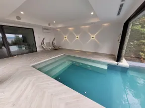 Villam Aquam with 4-season indoor/outdoor pool! - Image 5