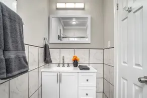 Wonderful - City Centered Private NEW Home - Image 5
