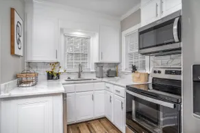 Wonderful - City Centered Private NEW Home - Image 4