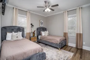 Wonderful - City Centered Private NEW Home - Image 4