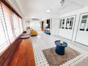 Hello Sunshine - Entire house (5 bedrooms) - Image 5