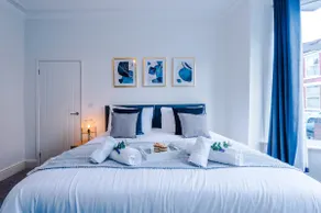 Modern Home Ideal for Business Groups Sleeps 7 - Image 5