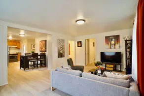 Newly renovated home minutes from airport - Image 2