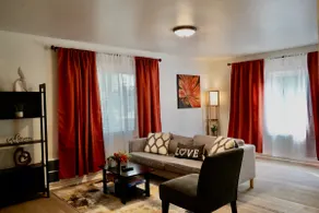 Newly renovated home minutes from airport - Image 4