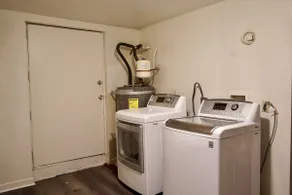 Newly renovated home minutes from airport - Image 5