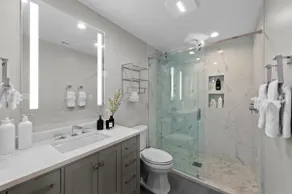Renovated 3 bedroom walking to Grapevine Main St. - Image 4