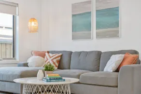 City & Surf Getaway - Luxe, Spacious, Sleeps 12 - Image 5