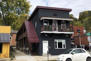 Contemporary 2-BR Apt w/ Balcony Near OU - Image 4