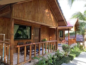 PawPaw Resort - Pool/garden view bungalow 5 - Image 5