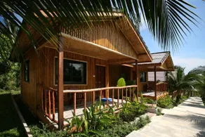 PawPaw Resort - Pool/garden view bungalow 5 - Image 2