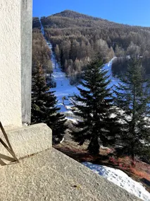 House near the ski slopes - Image 2